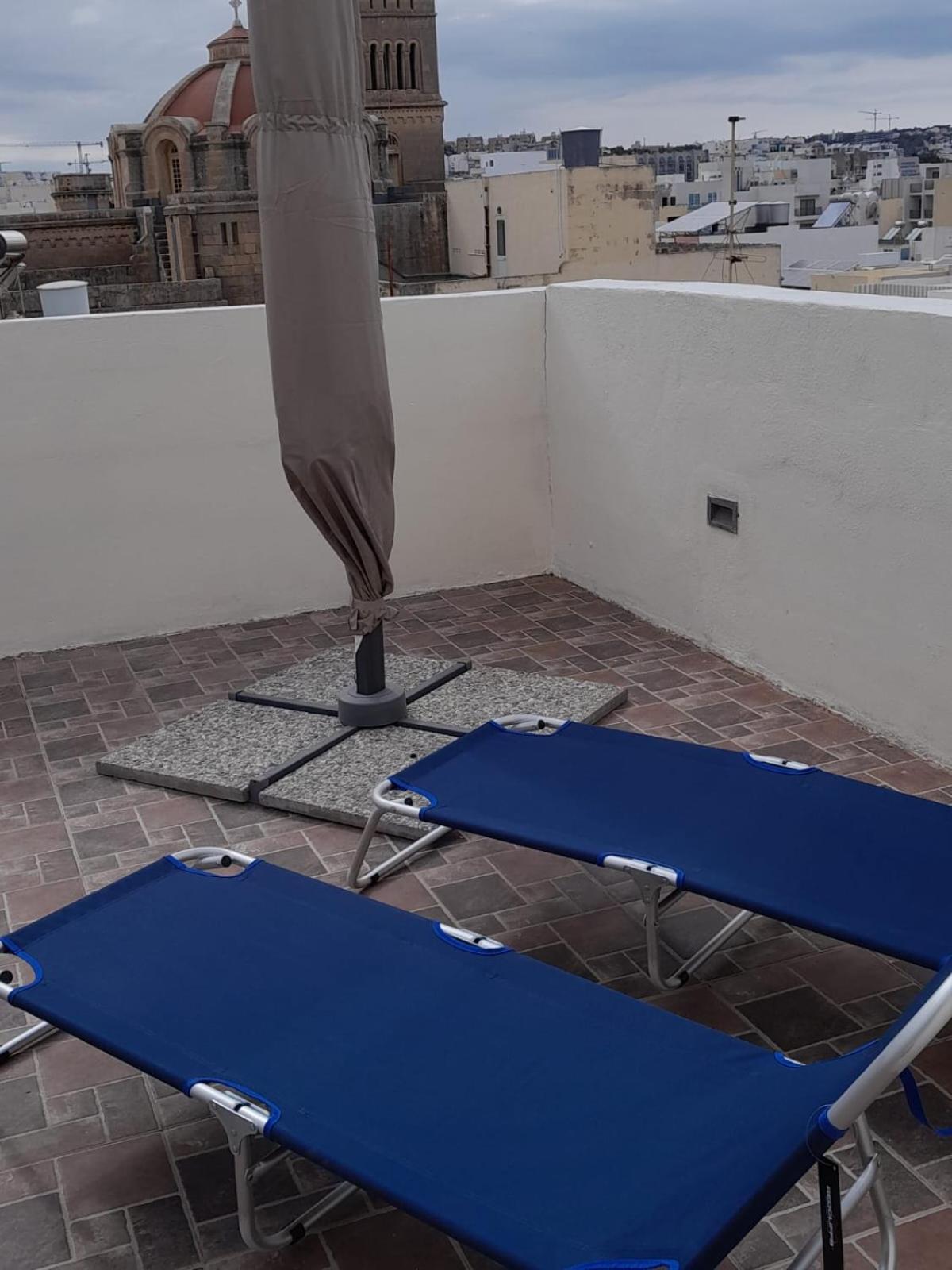 St Julians Sliema Penthouse 3 Minutes Walk From Seafront Apartment Exterior foto