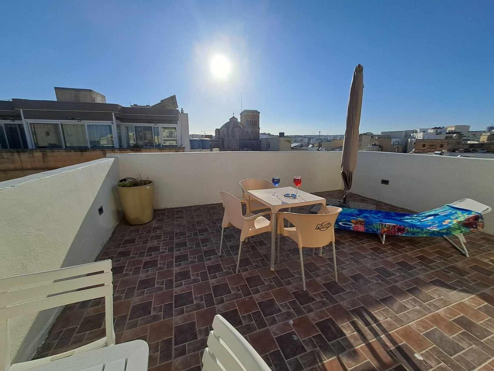 St Julians Sliema Penthouse 3 Minutes Walk From Seafront Apartment Exterior foto