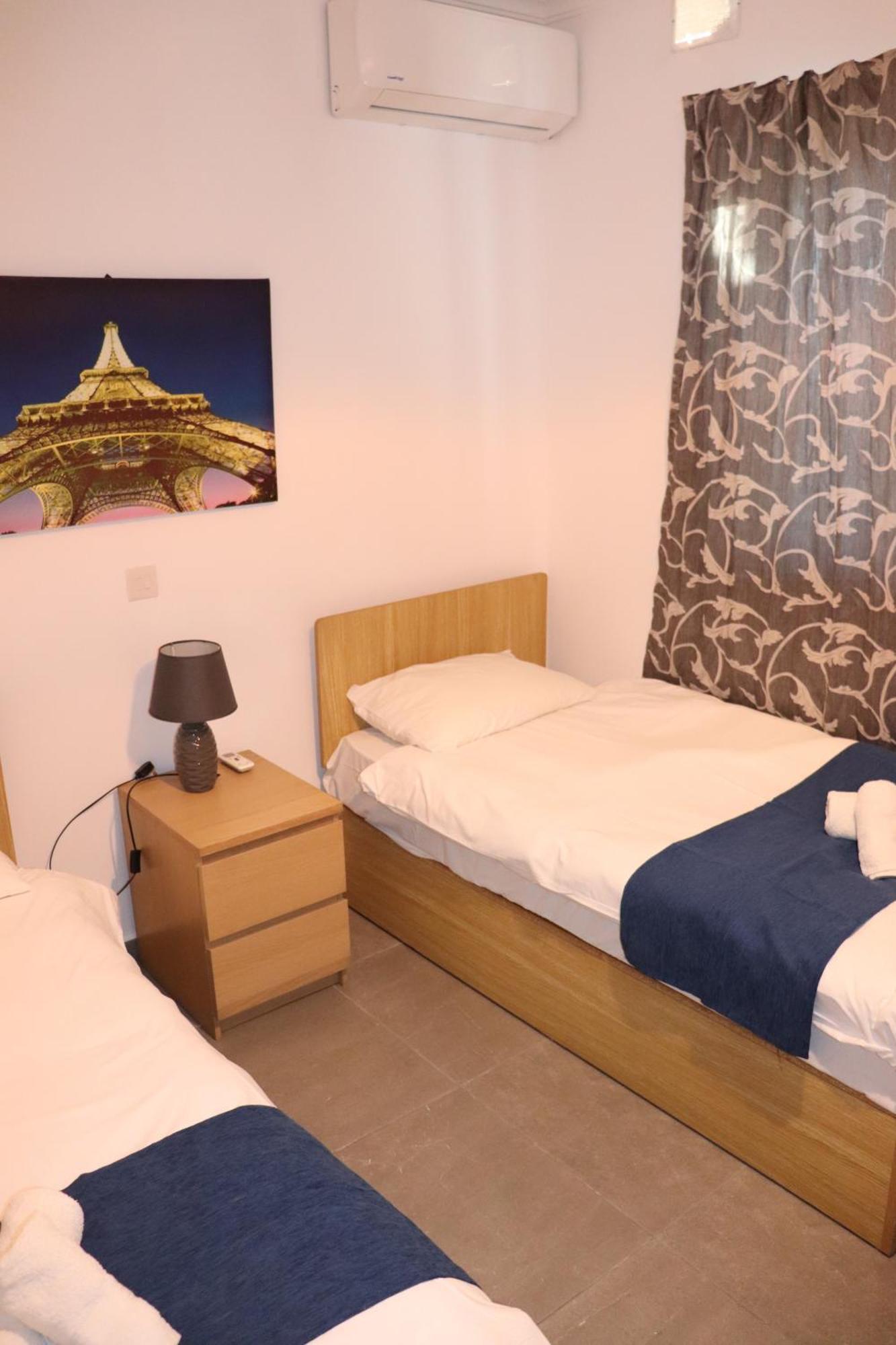 St Julians Sliema Penthouse 3 Minutes Walk From Seafront Apartment Exterior foto