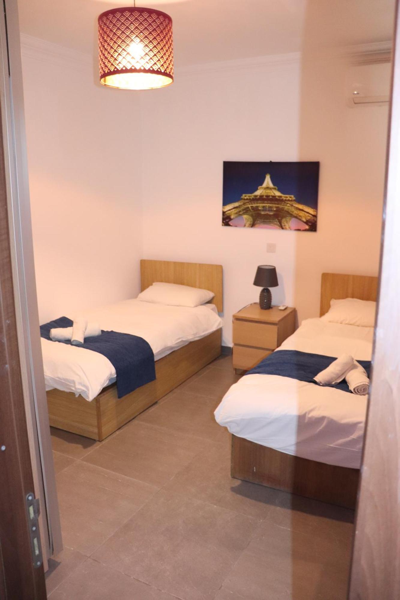 St Julians Sliema Penthouse 3 Minutes Walk From Seafront Apartment Exterior foto