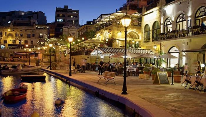 St Julians Sliema Penthouse 3 Minutes Walk From Seafront Apartment Exterior foto